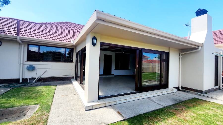 3 Bedroom Property for Sale in Heatherlands Western Cape